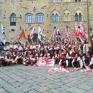 https://la-torre-volterra.it-tuscanyhotel.com