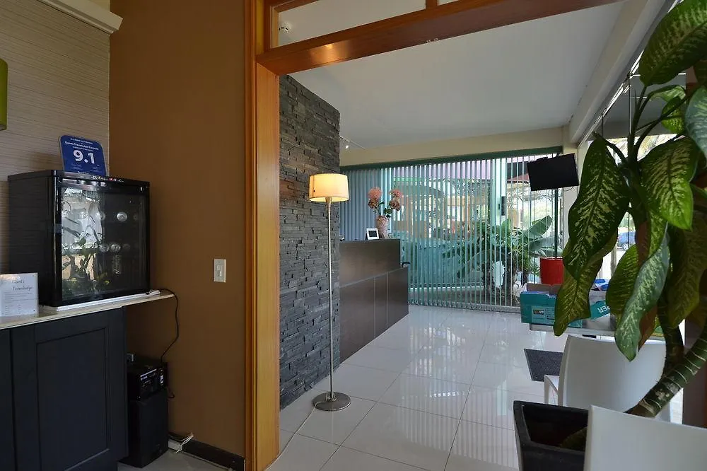 Quints Travelers Inn Willemstad Hotel